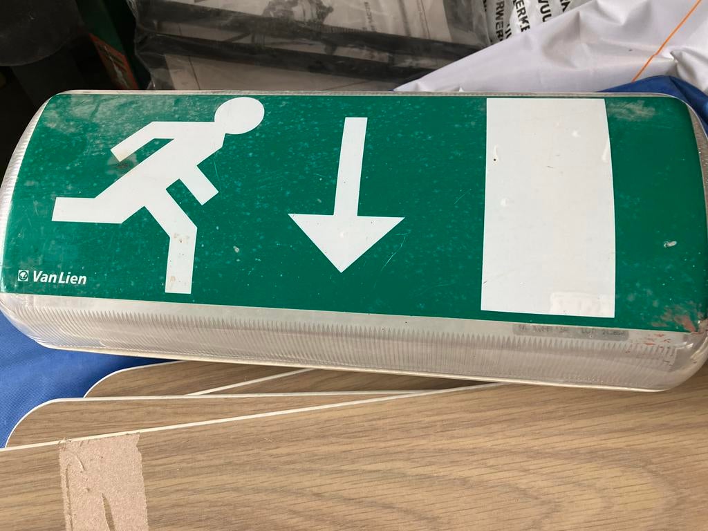 Van Lien Noodverlichting / Vluchtwegverlichting, Ophalen of Verzenden, Gebruikt, Minder dan 50 watt, Lamp met armatuur