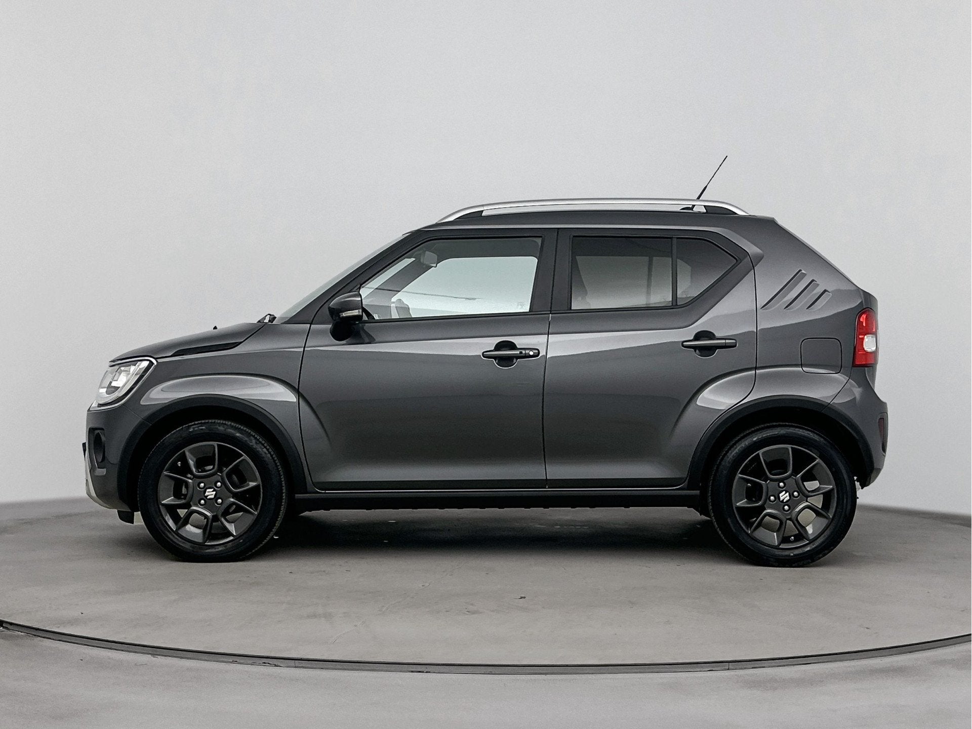 Suzuki Ignis 1.2 Smart Hybrid Style Automaat | Navigatie | L, Stof, Gebruikt, Zwart, 4 cilinders