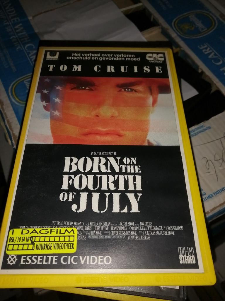 VHS ex-rental - Born On The 4th of July, Vanaf 16 jaar, Ophalen of Verzenden, Gebruikt, Horror