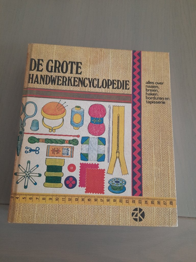 De Grote Handwerkencyclopedie - Naaien, Breien, Haken, Boeken, Ophalen of Verzenden, Zo goed als nieuw, Breien en Haken