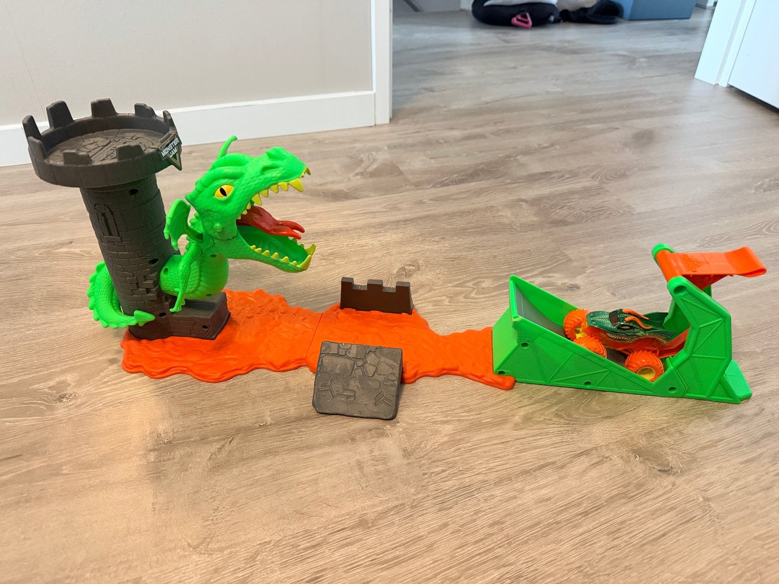 Monster Jam drakenbaan met auto - Zo goed als nieuw, Ophalen of Verzenden, Zo goed als nieuw