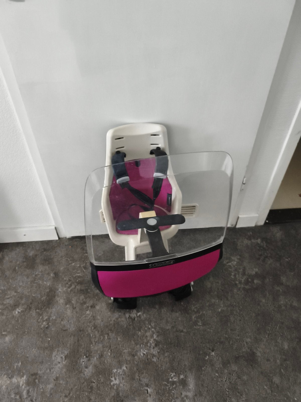 Bobike voorzitje voor fiets met windscherm, Fietsen en Brommers, Voorzitje, Ophalen of Verzenden, Bobike, 0 t/m 13 kg
