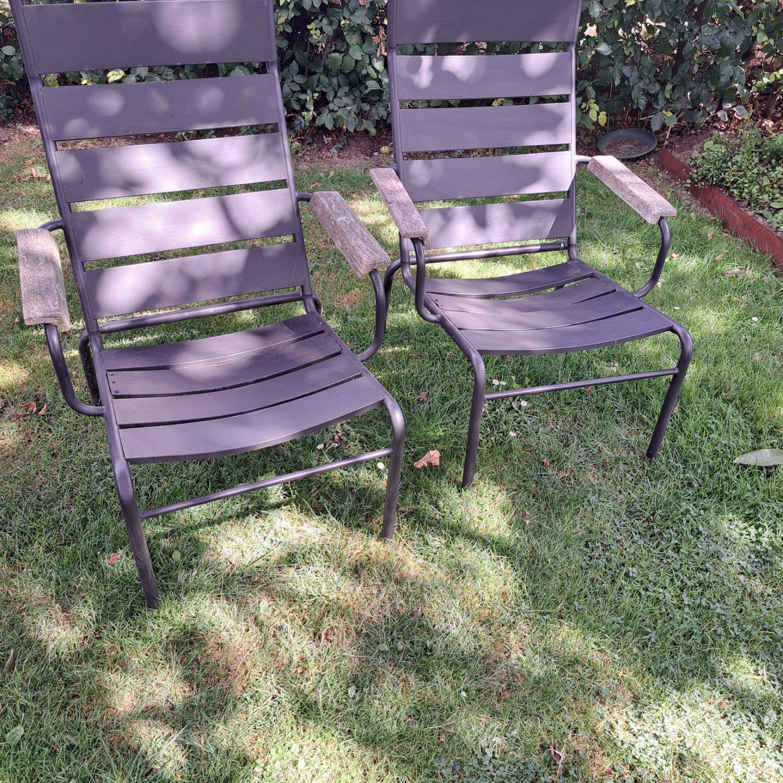 GRATIS 2 Stalen Loungestoelen met hardhouten armleuning, Tuin en Terras, Ophalen, Gebruikt, Metaal