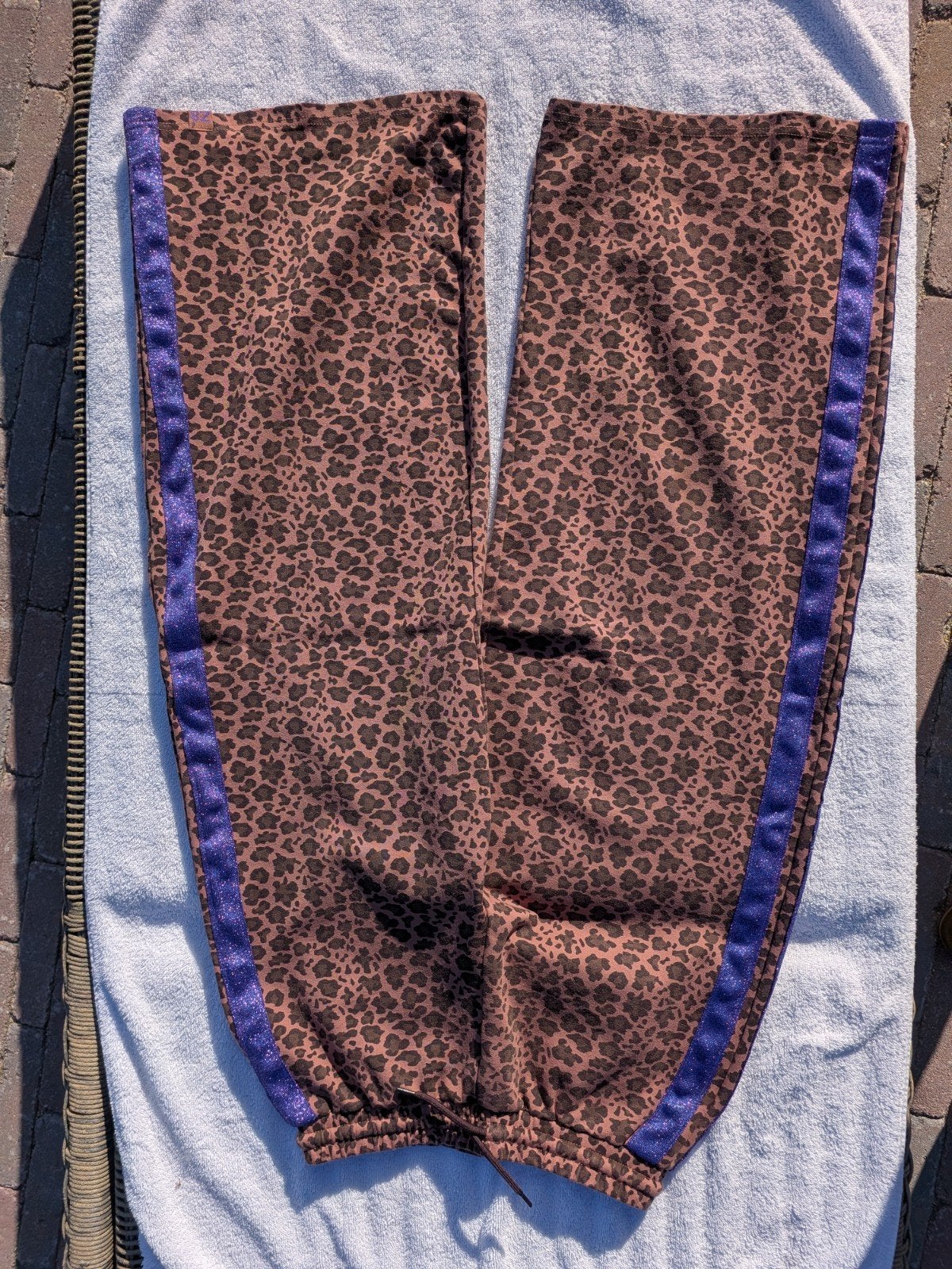 Z8 leopardprint broek met paarse streep maat 152, Broek, Meisje, Z8, Ophalen of Verzenden