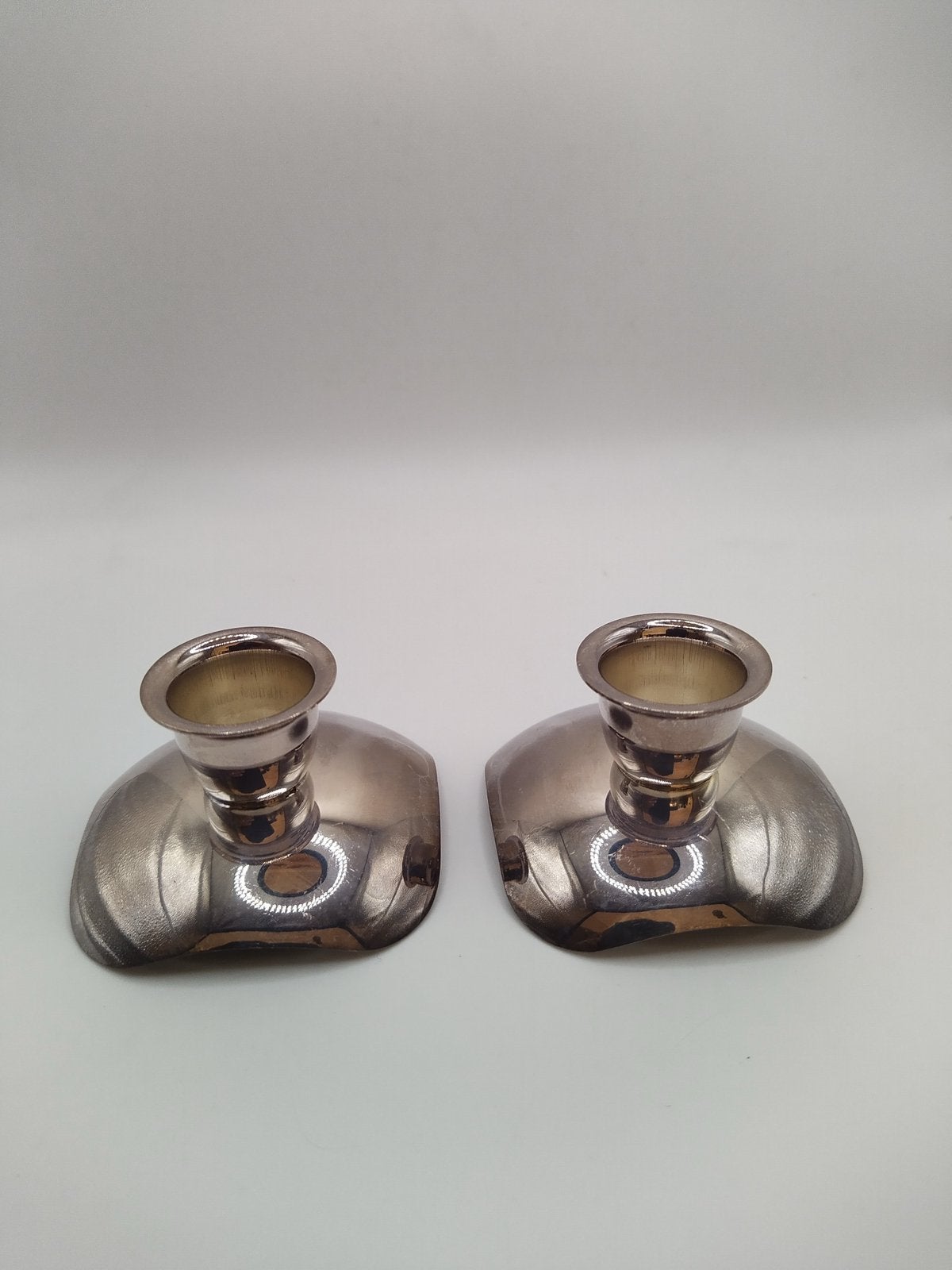 2 verzilverde kandelaars made in Denmark., Ophalen of Verzenden, Zo goed als nieuw