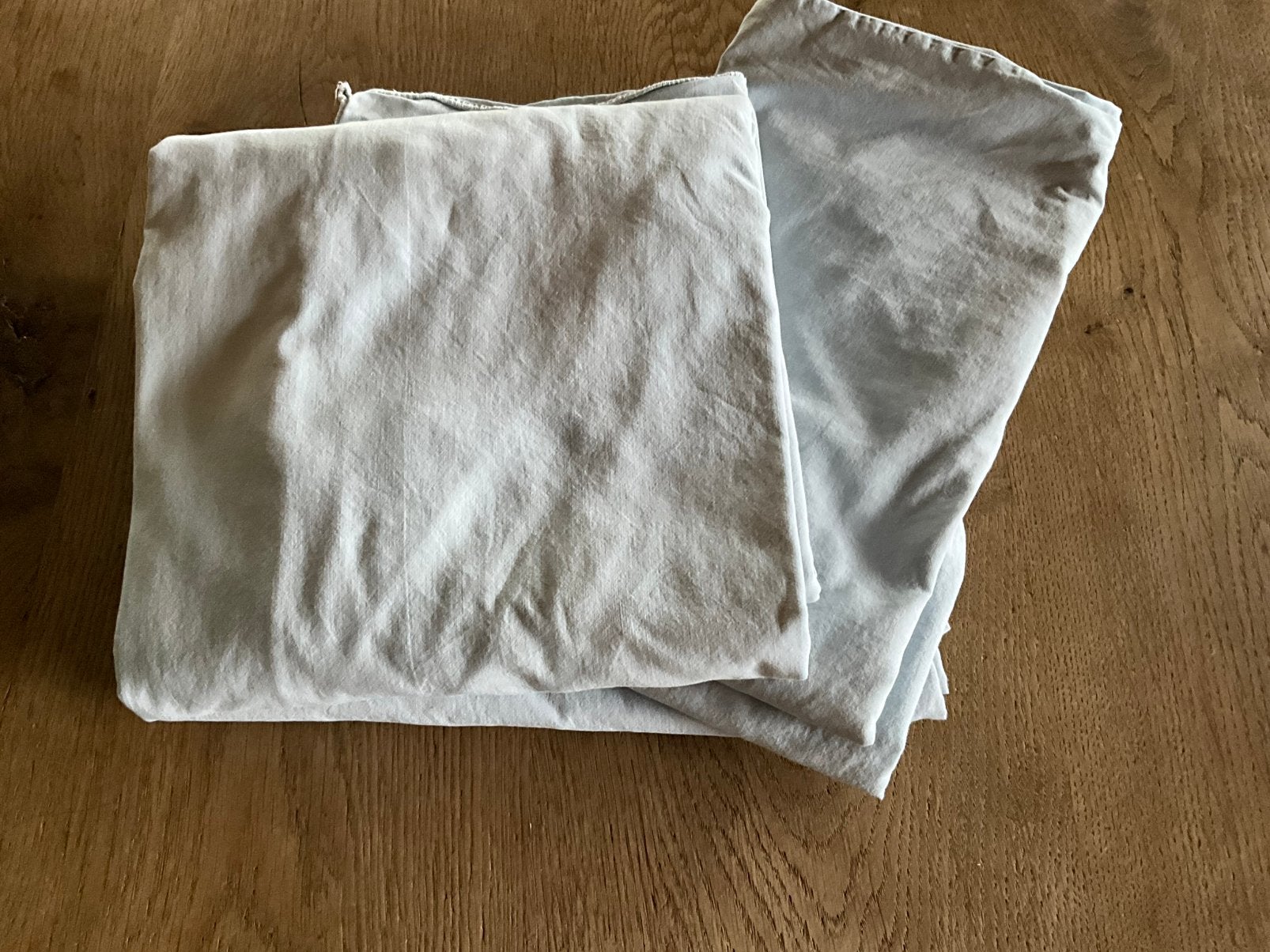 2 lichtblauwe peuter dekbedovertrekken, Gebruikt, Ophalen of Verzenden, Hema, Jongetje of Meisje