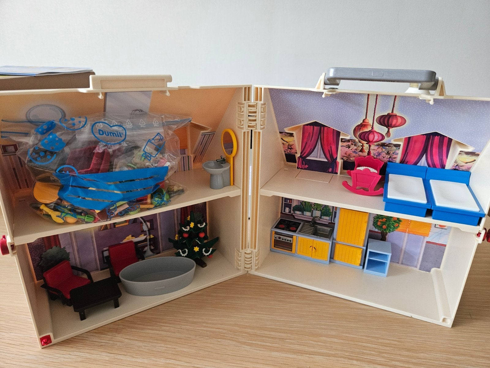 playmobil meeneem poppenhuis 5167 + kerstboom en kerstman, Ophalen of Verzenden, Zo goed als nieuw