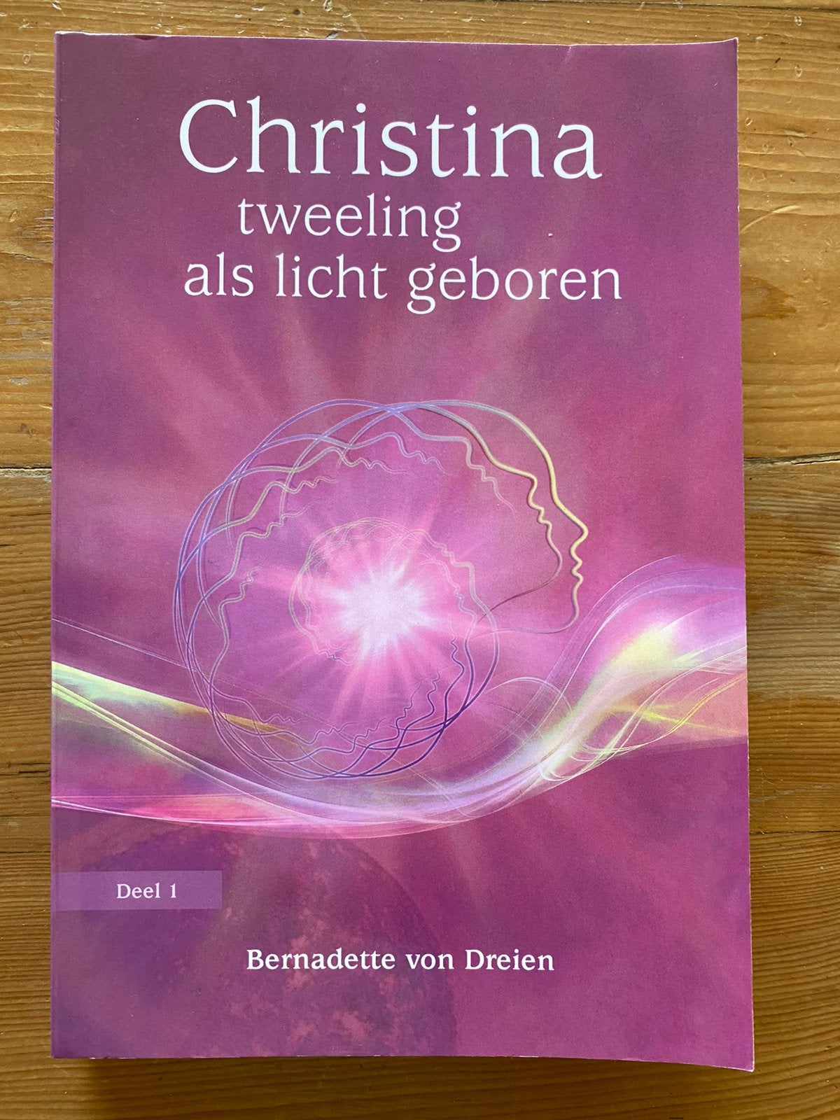 Christina, tweeling als licht geboren -Bernadette von Dreien, Ophalen of Verzenden, Achtergrond en Informatie