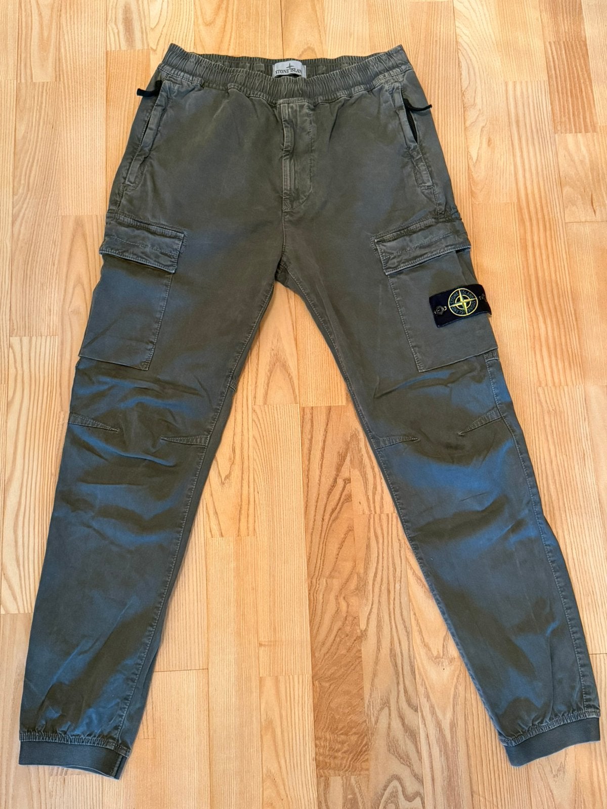 STONE ISLAND CARGO BROEK MAAT 31, Ophalen, Zo goed als nieuw, Groen