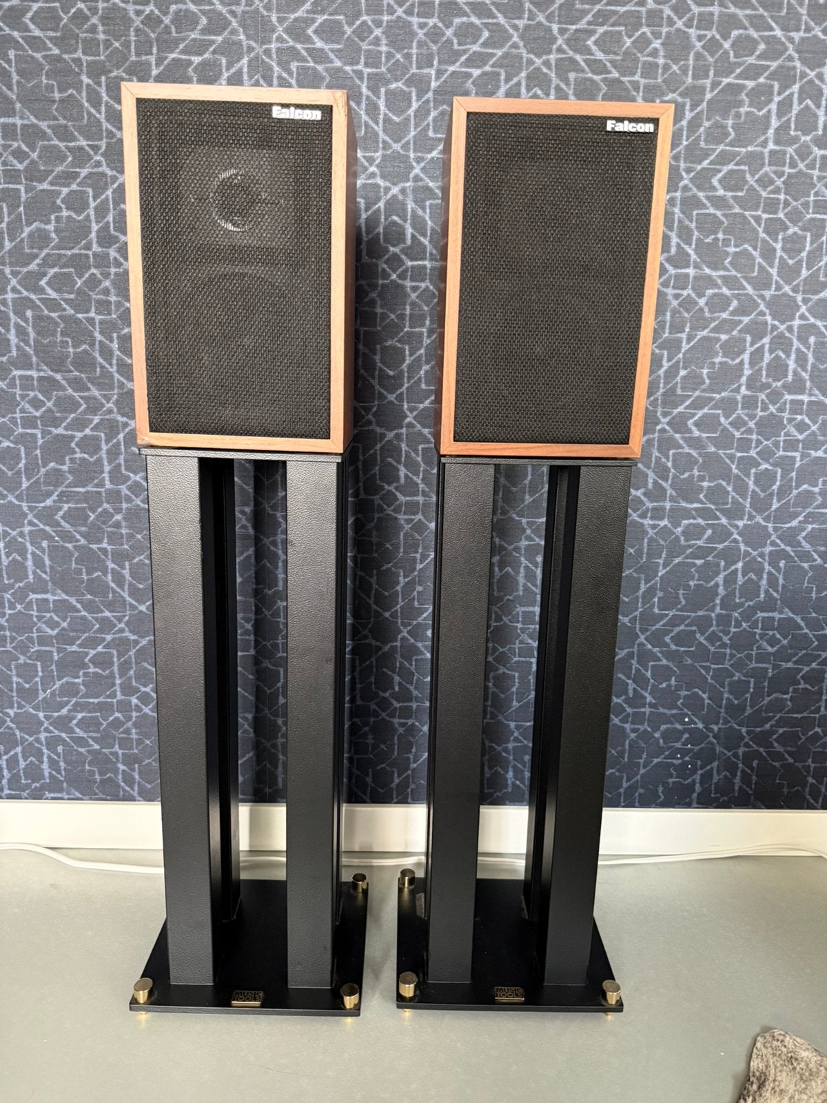 Falcon LS3/5a gold badge + music tools stands, Audio, Tv en Foto, Ophalen, Zo goed als nieuw, Overige merken