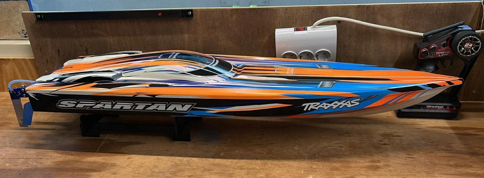 Geüpgradede Traxxas Spartan 6s Bieden vanaf 500,- of ruilen., Hobby en Vrije tijd, Modelbouw | Boten en Schepen, Ophalen of Verzenden
