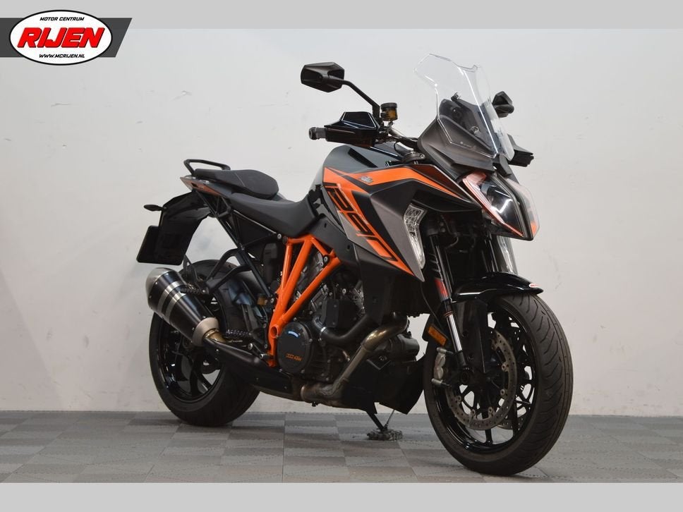 KTM 1290 SUPER DUKE GT (bj 2021), Motoren, 2 cilinders, KTM, Motorrijbewijs A, Bedrijf