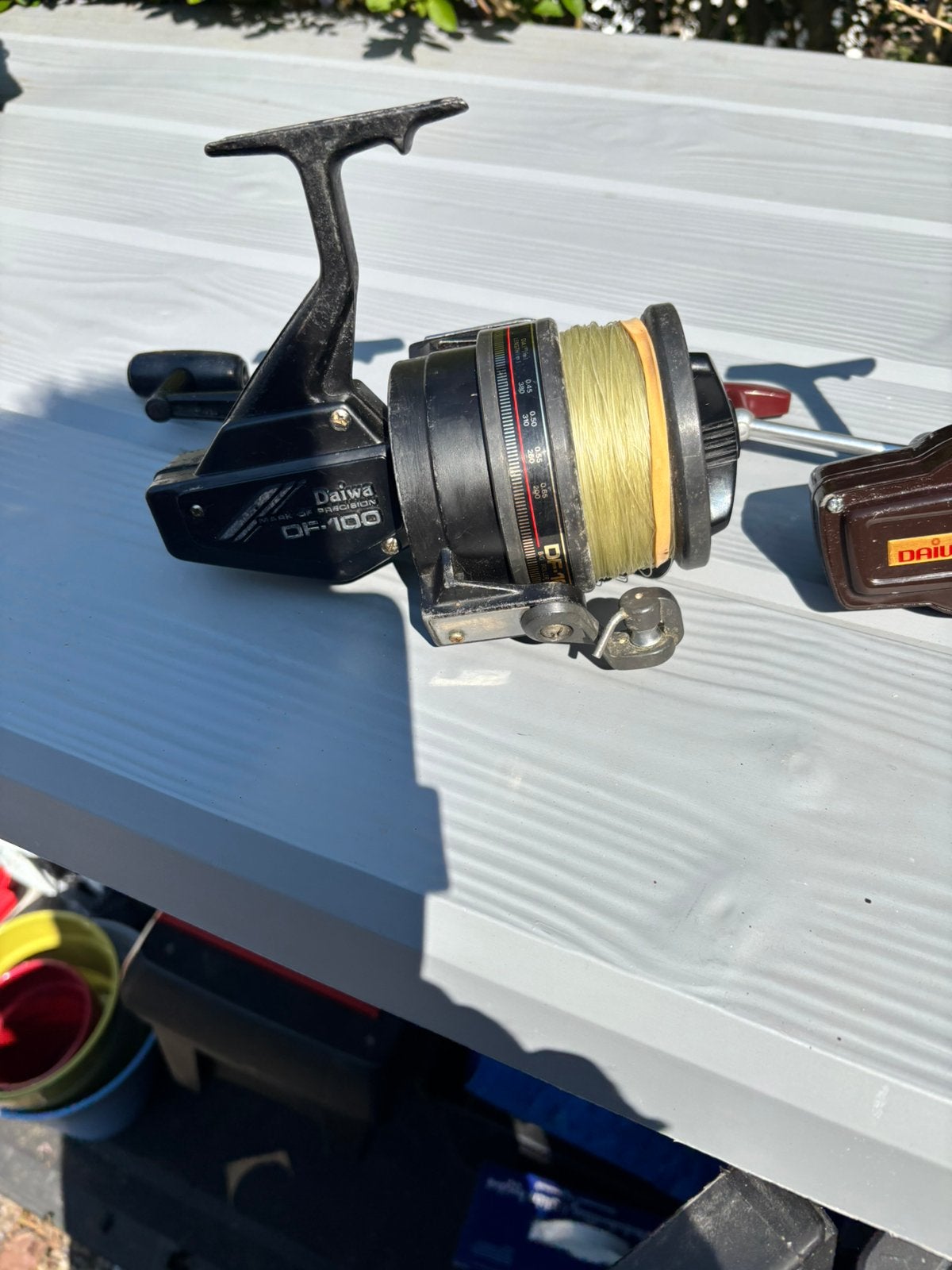 2x daiwa no 7740 df-100, Ophalen, Zo goed als nieuw, Molen