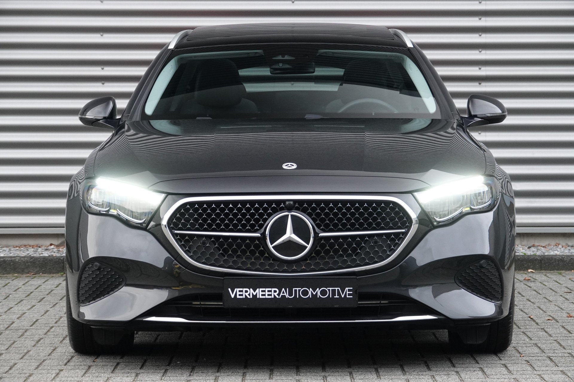 Mercedes-Benz E-Klasse Estate 300 e Luxury Line | Panoramada, Auto's, Automaat, Achterwielaandrijving, Gebruikt, 4 cilinders