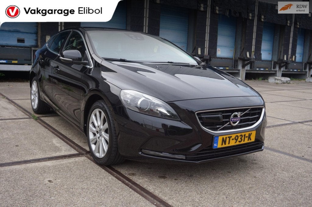 Volvo V40 Cross Country 2.0 D3 Summum, Auto's, Stof, Gebruikt, 4 cilinders, Bedrijf