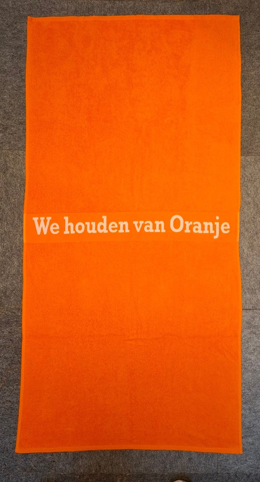 Badlaken Oranje "WE HOUDEN VAN ORANJE" 140x70cm NIEUW