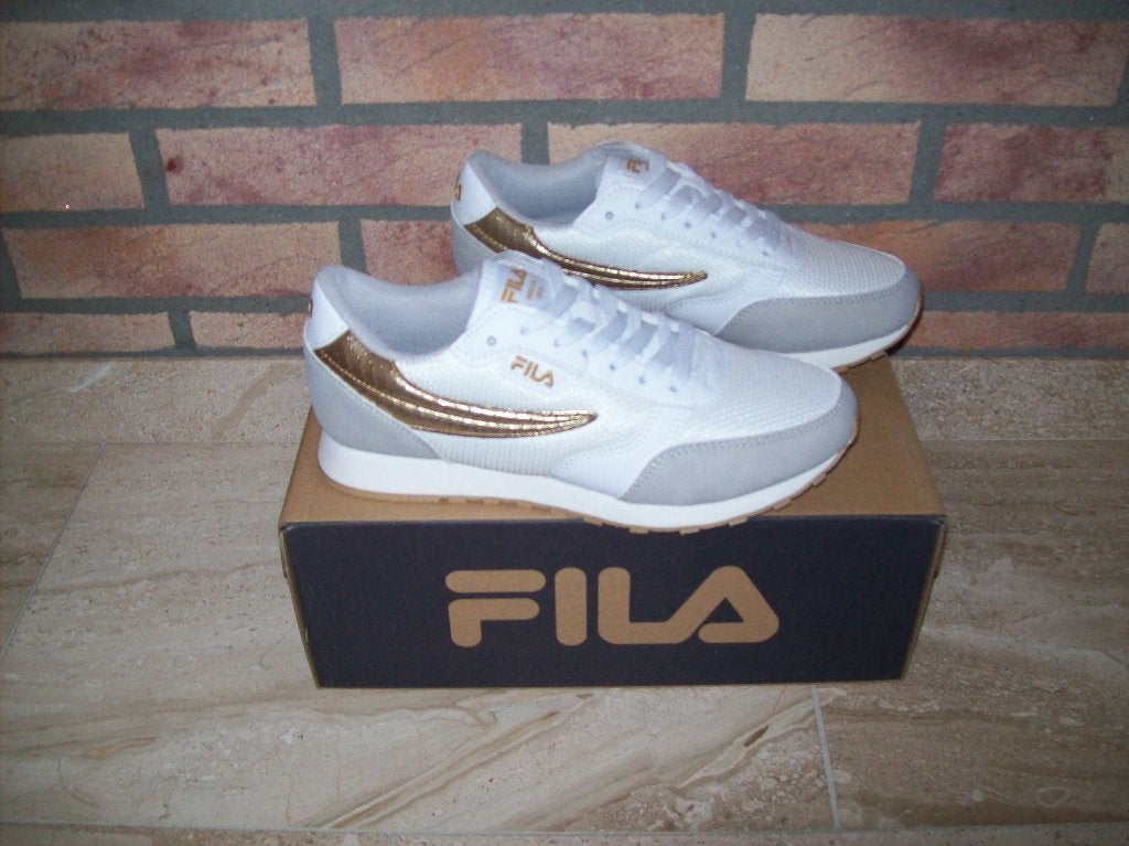 Nieuwe Fila sneakers maat 37, Wit, Nieuw, Ophalen of Verzenden, Sneakers of Gympen
