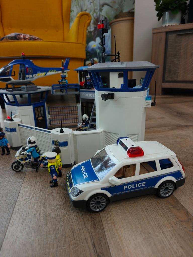 Playmobil Politiebureau met Voertuigen en Figuren, Ophalen of Verzenden, Zo goed als nieuw, Complete set