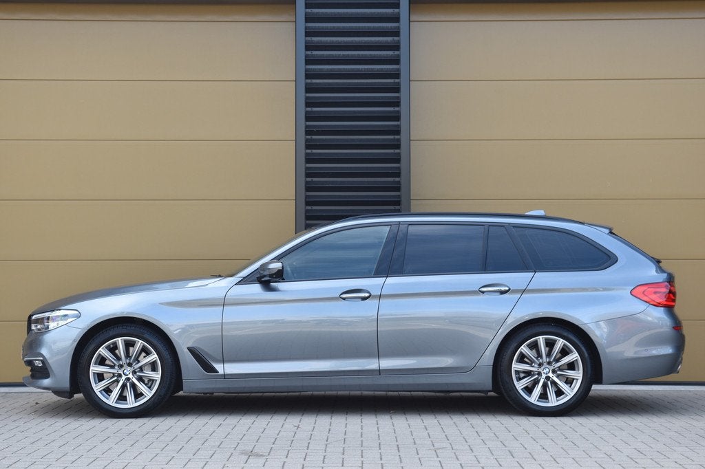BMW 5 Serie Touring 530i High Executive * Head-up * Sfeerver, Auto's, BMW, Automaat, 1998 cc, Achterwielaandrijving, Gebruikt