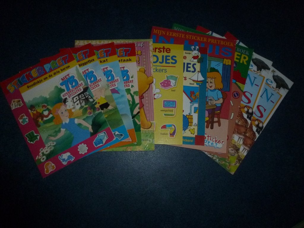 10 leuke stikkerboekjes met hele leuke verhaaltjes, Ophalen of Verzenden, Zo goed als nieuw, Fictie algemeen