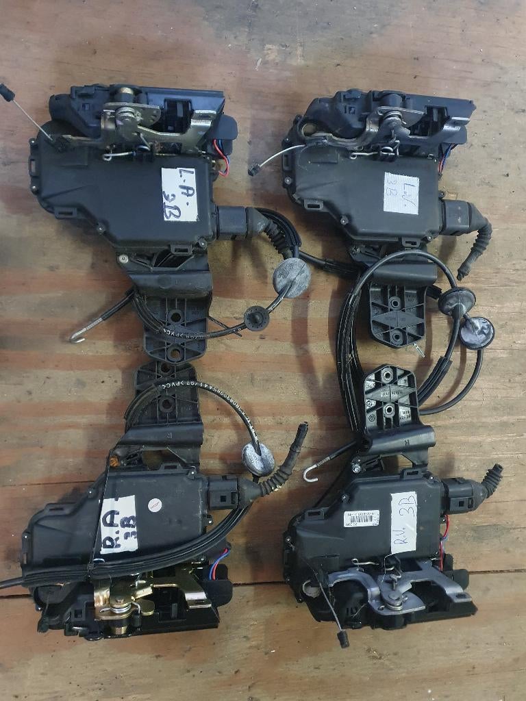 DEURSLOTEN-SPIEGELS-GORDELS VW-PASSAT 3B -1998+GOLF, Auto-onderdelen, Ophalen of Verzenden, Gebruikt, Volkswagen, Deur
