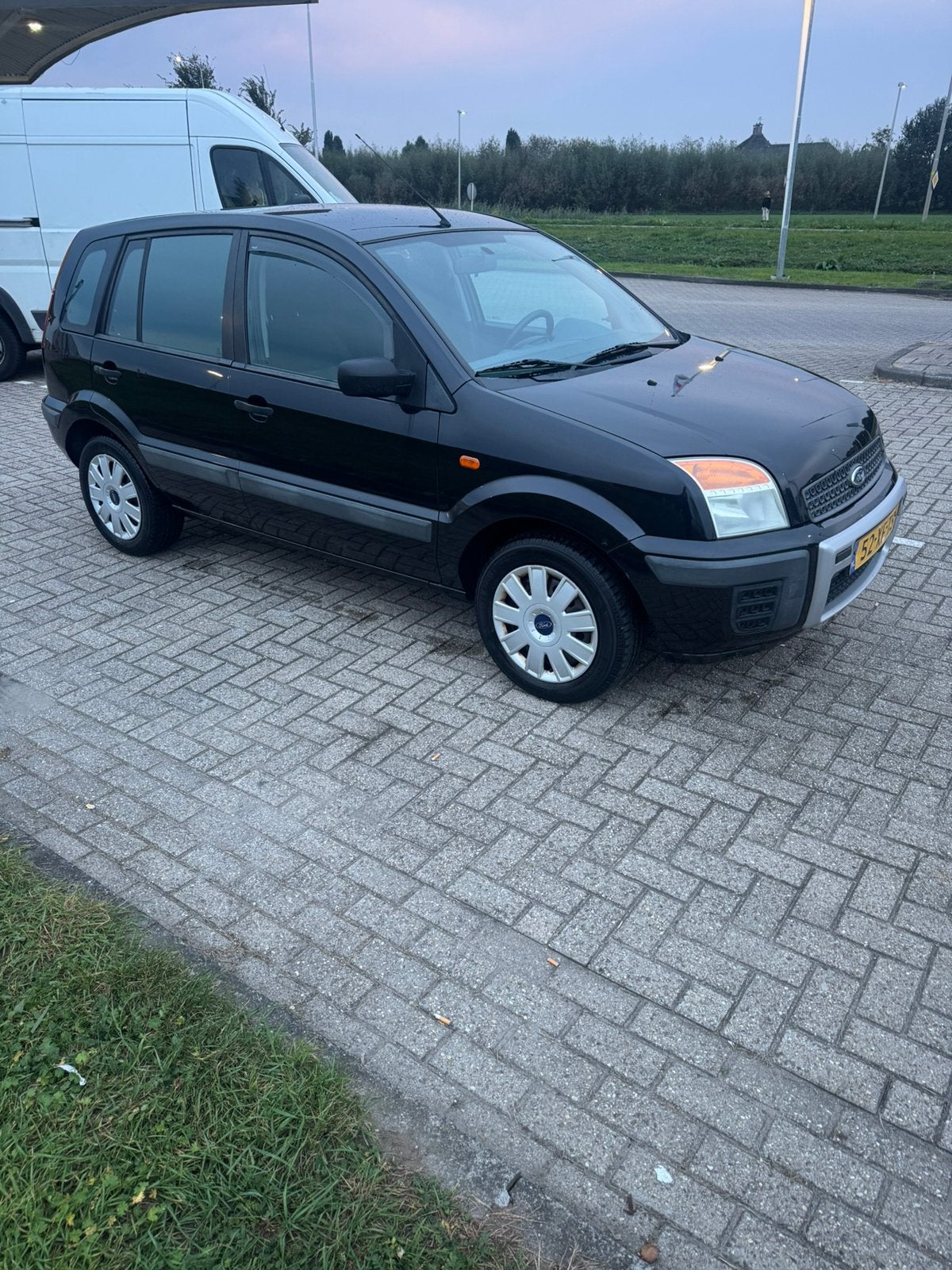 Ford Fusion 1.4 16V 2007 Zwart airco nette staat APK 07-2027, Auto's, Voorwielaandrijving, 15 km/l, Zwart, Origineel Nederlands