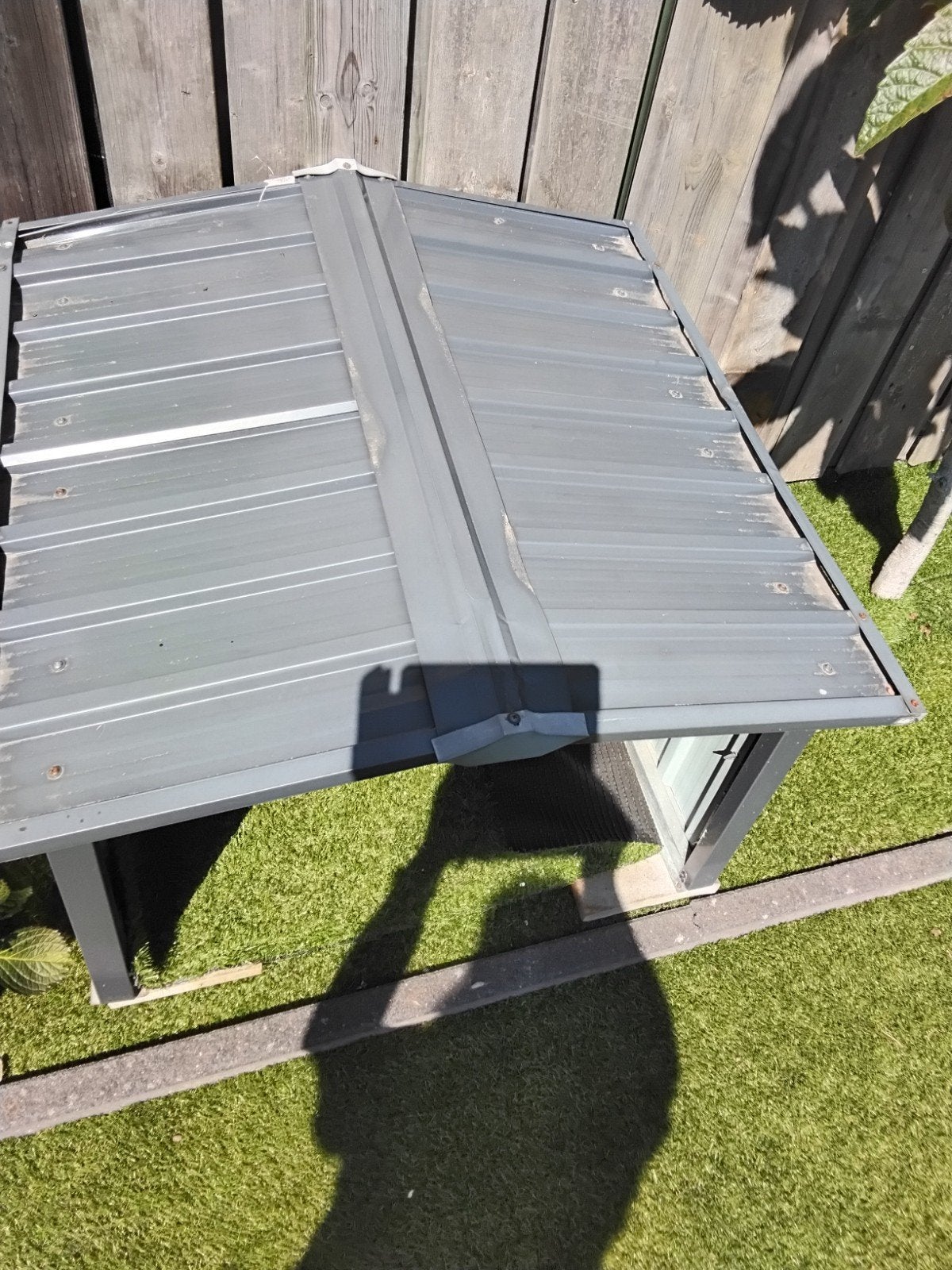 Gratis af te halen robotstofzuiger of katten,hondenhuisje., Dieren en Toebehoren, Hondenhokken, Ophalen, Gebruikt