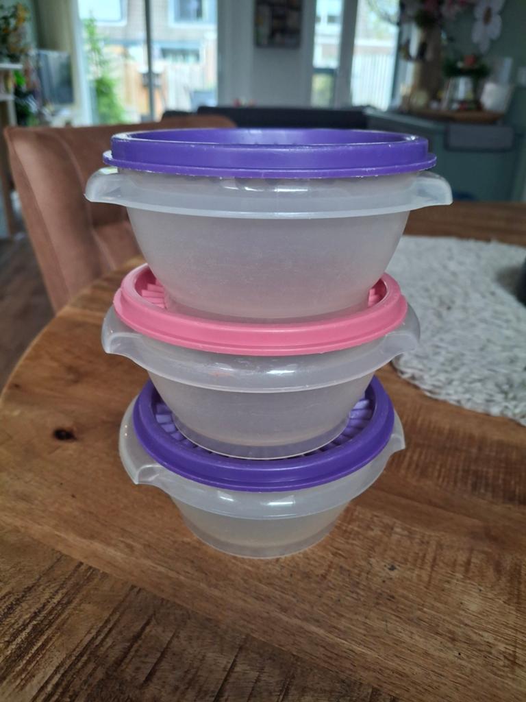 Tupperware 3 bakjes roze en paars, Ophalen of Verzenden, Gebruikt, Paars, Overige typen