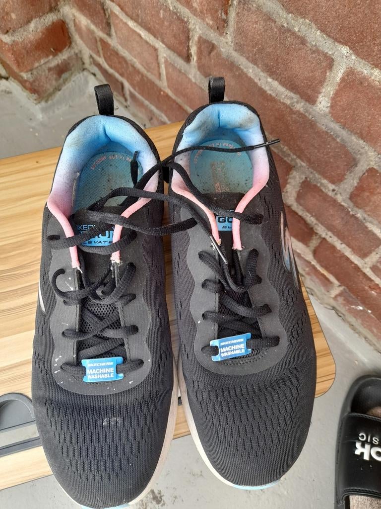 Skechers GoRun hardloopschoenen - Zwart/Roze, Skechers, Ophalen of Verzenden, Gedragen, Sportschoenen