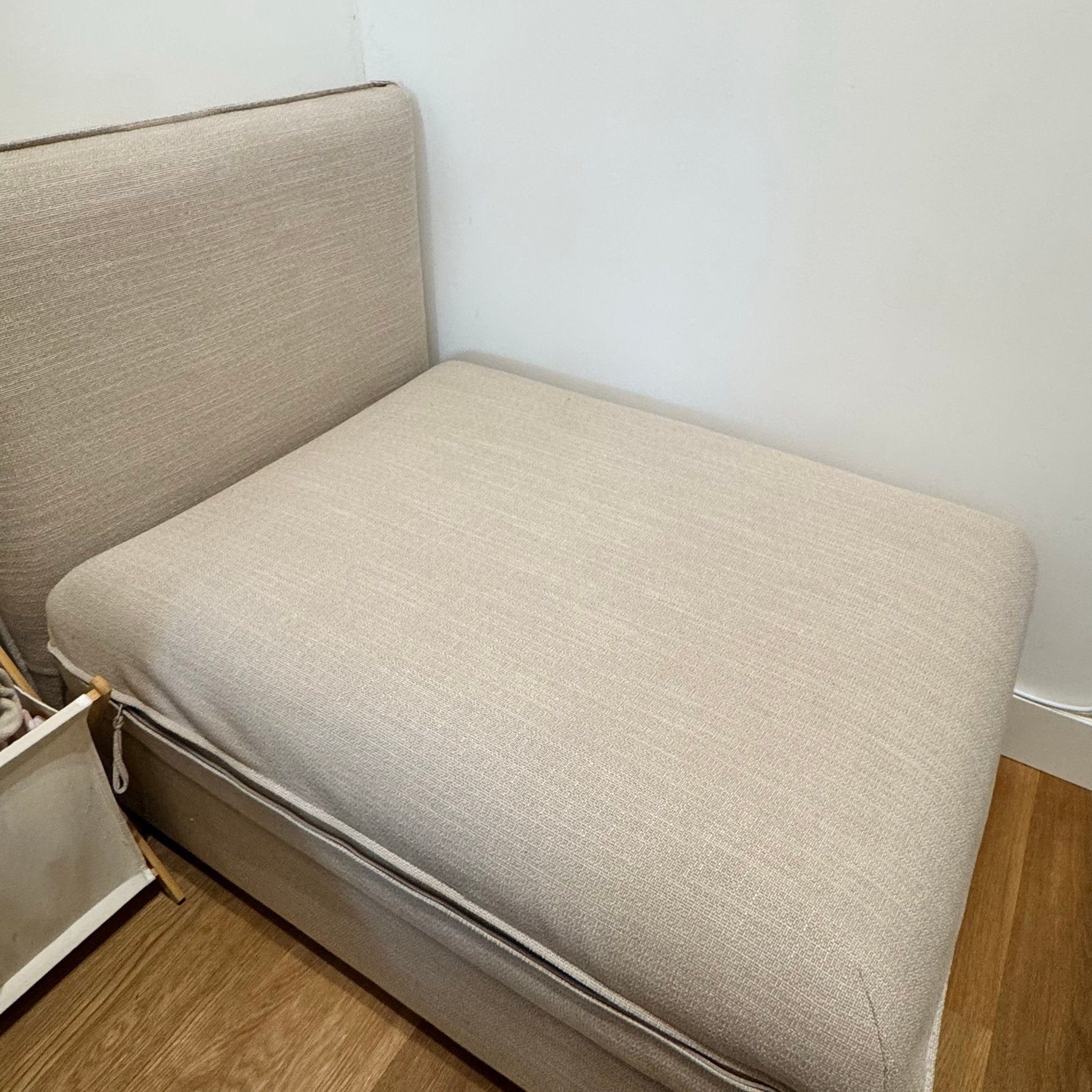 IKEA Vallentuna slaapbank 1-persoons, zo goed als nieuw, Huis en Inrichting, Ophalen, Eenpersoons, Beige, Zo goed als nieuw