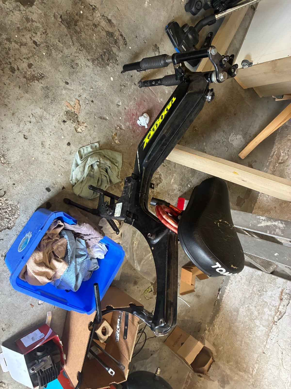 Tomos Taxxity frame met voorvork en zadel, zonder kenteken, Fietsen en Brommers, Ophalen, Gebruikt, Overige modellen