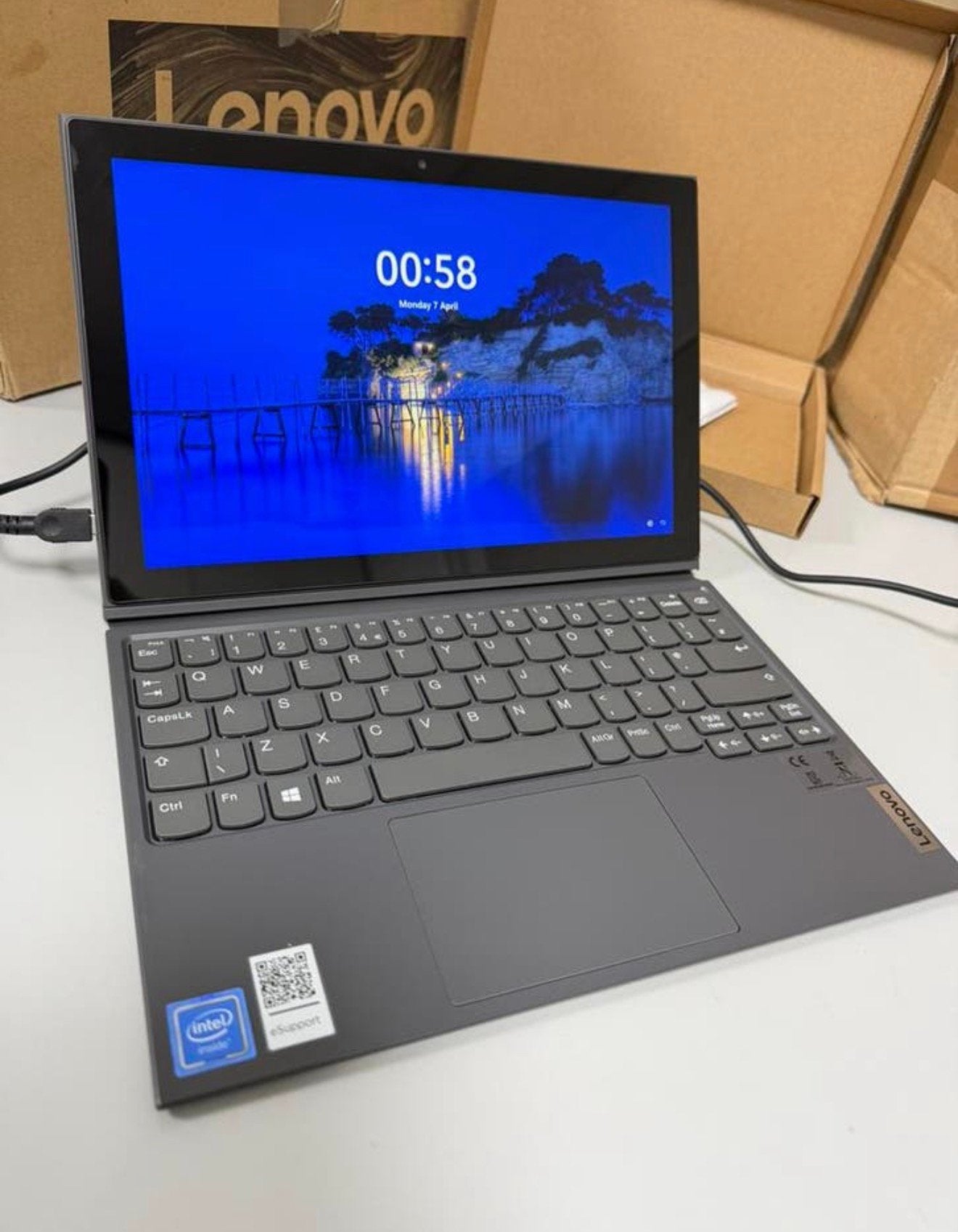 Lenovo Duet 3 2-in-1 Touch Laptop Tablet 10.3” 10IGL5 64GB, 10 inch, Ophalen of Verzenden, Zo goed als nieuw, H