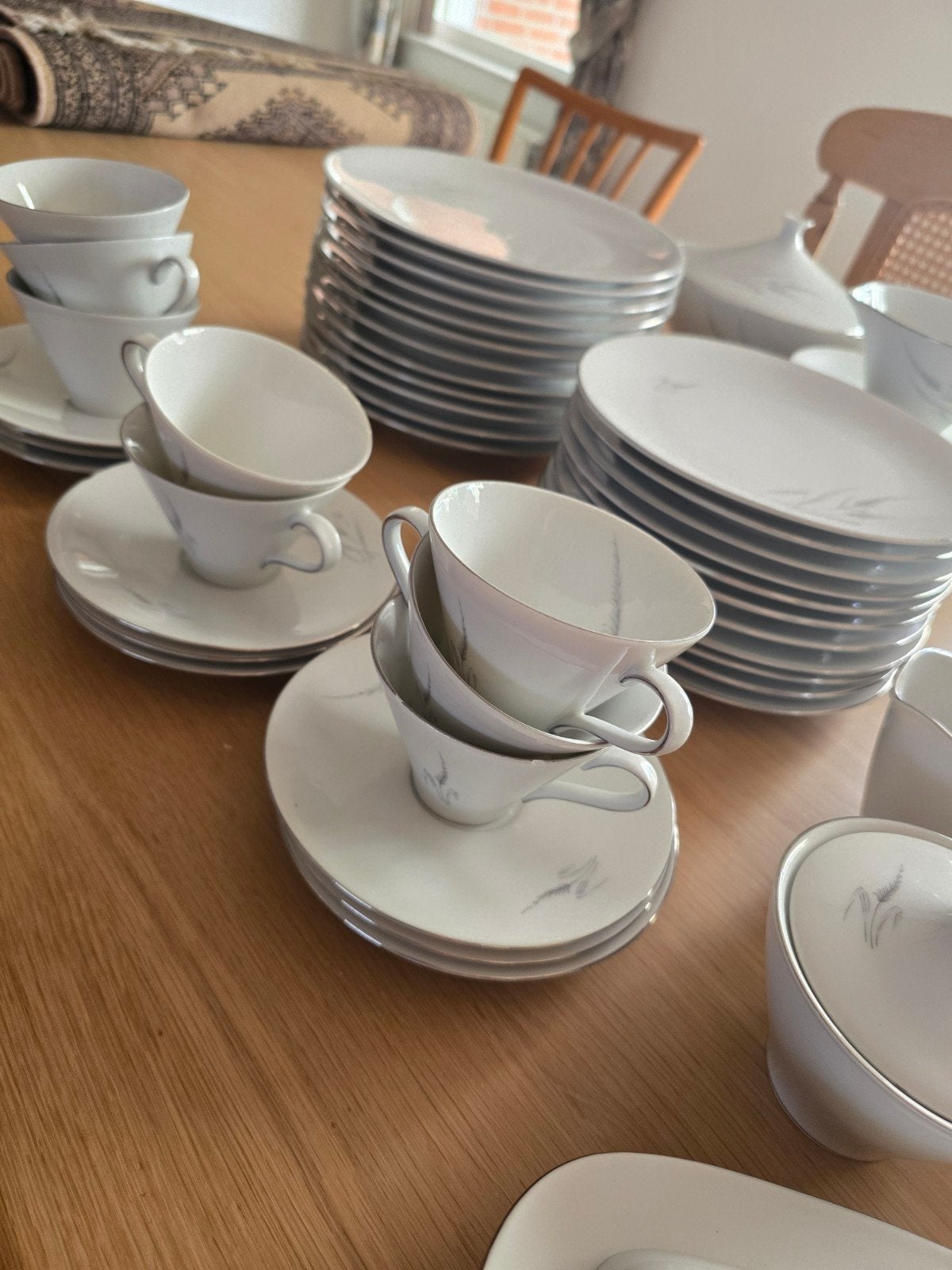 Savaria porseleinen servies - in redelijke staat, Huis en Inrichting, Keuken | Servies, Gebruikt, Ophalen of Verzenden, Overige stijlen