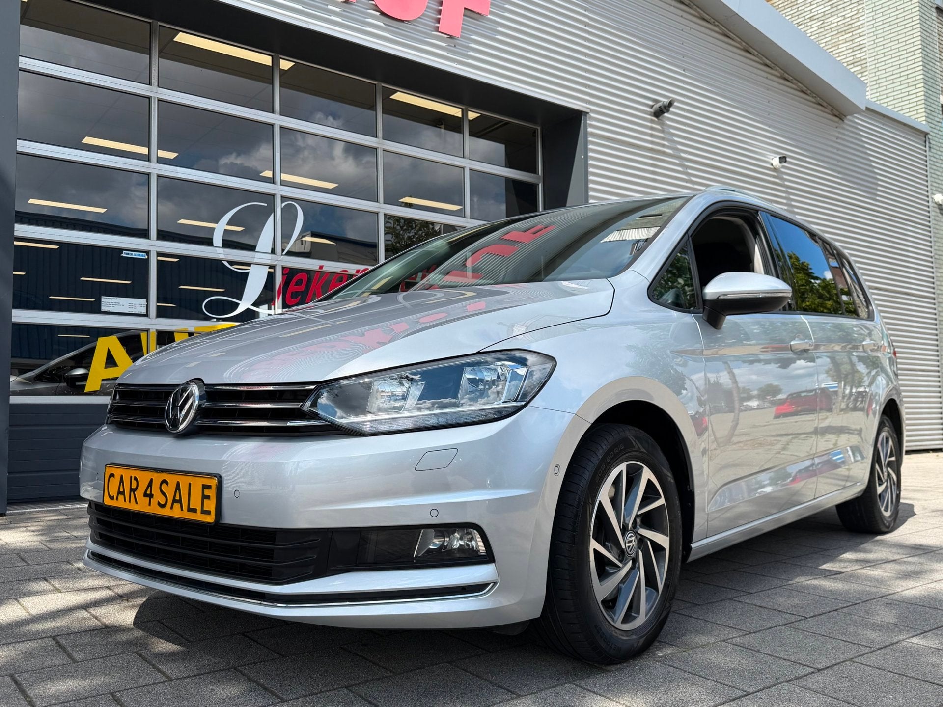 Volkswagen Touran 1.2 TSI Sound BlueMotion Tech - Apple CarP, Voorwielaandrijving, Gebruikt, Zwart, 4 cilinders