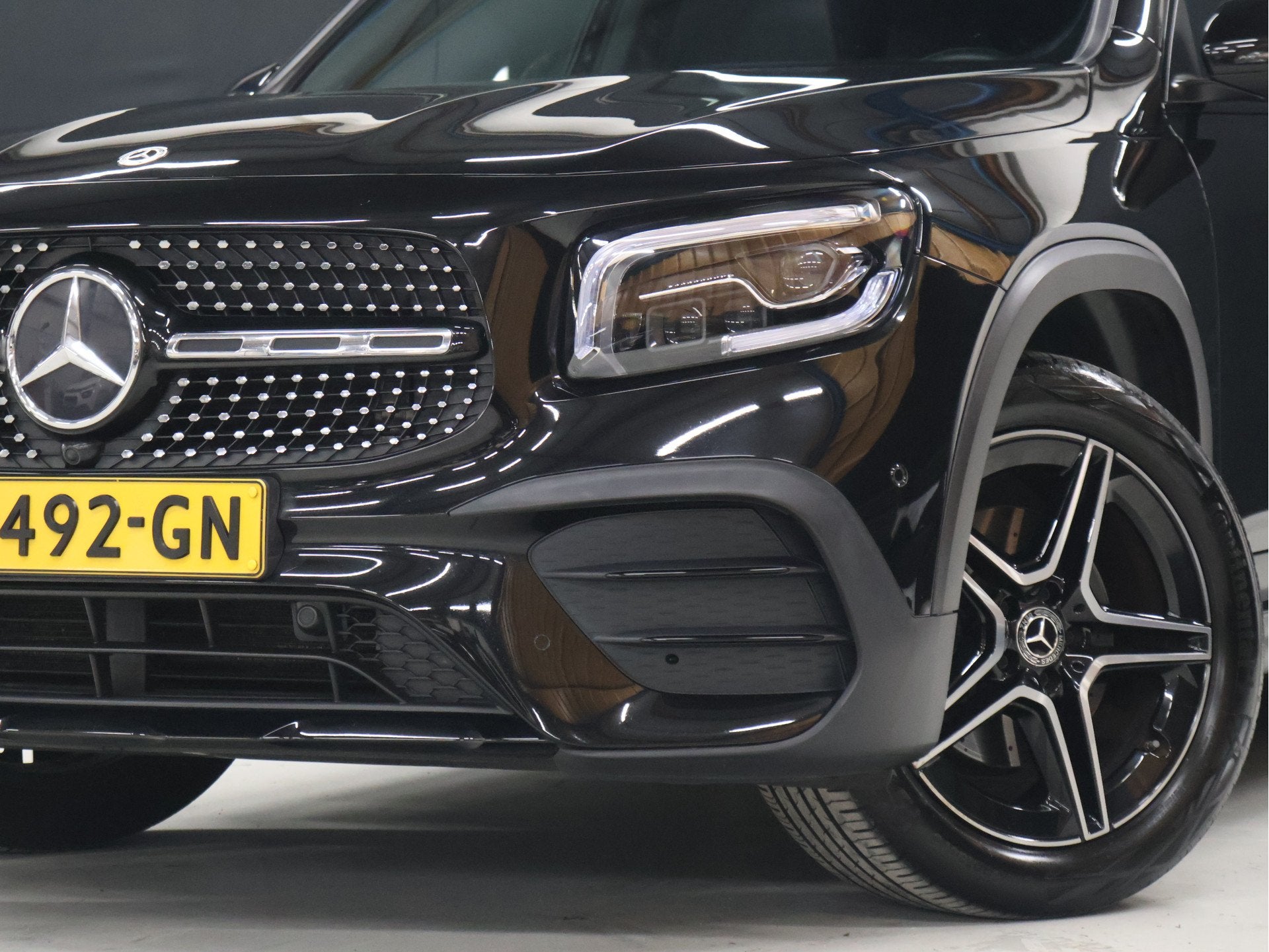 Mercedes-Benz GLB 200 Business Solution AMG 7p. [SCHUIFKANTE, Dealer onderhouden, 4 cilinders, 7 stoelen, Zwart