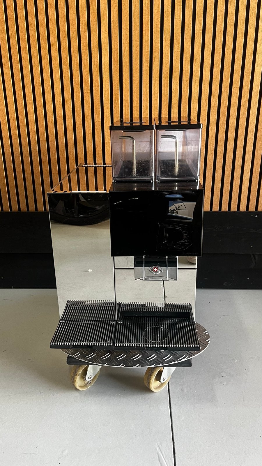 Thermoplan Black&White 4c Koffiemachine, Ophalen, Afneembaar waterreservoir, Gebruikt, 10 kopjes of meer