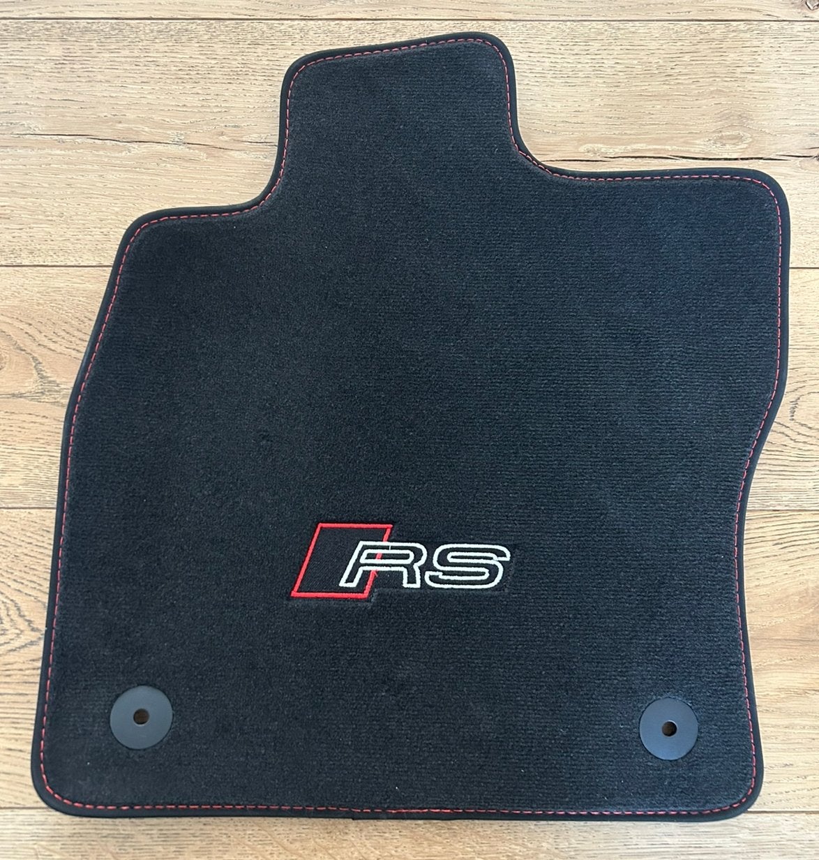 Audi RS3 8V mattenset met rode stiksels nieuw, Ophalen of Verzenden, Nieuw
