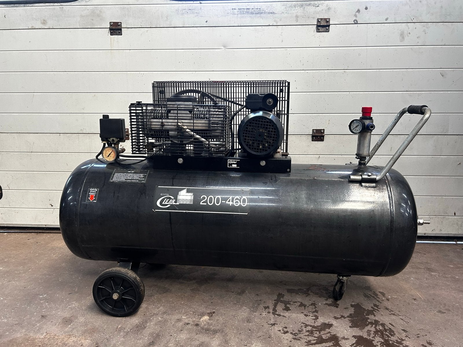 Compressor 230V 200L 11 bar, Ophalen, Gebruikt, 400 tot 800 liter/min, Mobiel