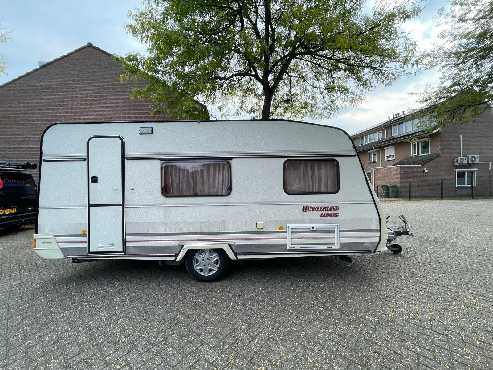 Ruime caravan met stapelbed - LMC Münsterland Luxus 490 P, Treinzit, Ringverwarming, Particulier, 4 tot 5 meter