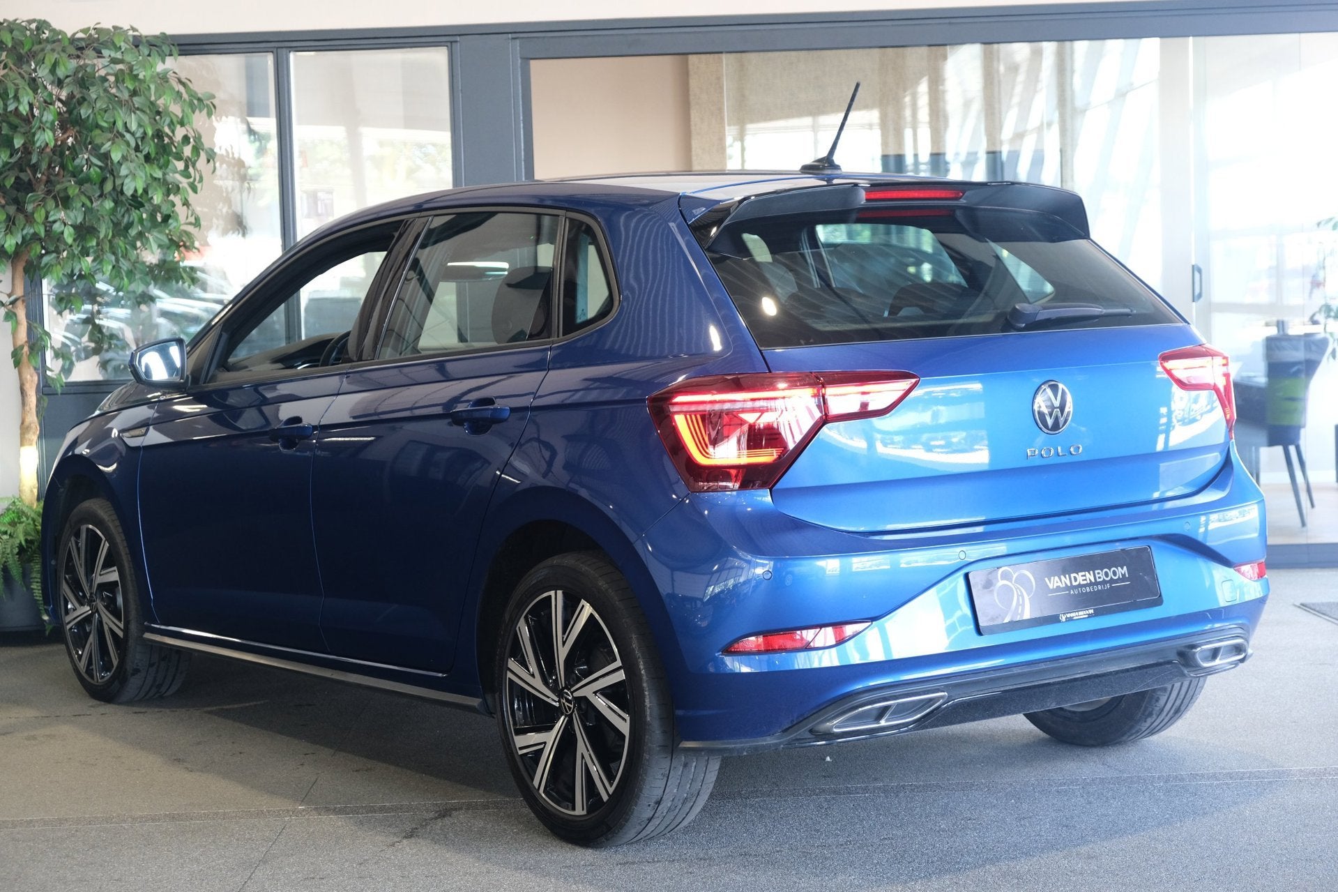 Volkswagen Polo 1.0 TSI 2x R-Line DSG Facelift IQ Matrix Led, Auto's, Dealer onderhouden, Gebruikt, 95 pk, Blauw