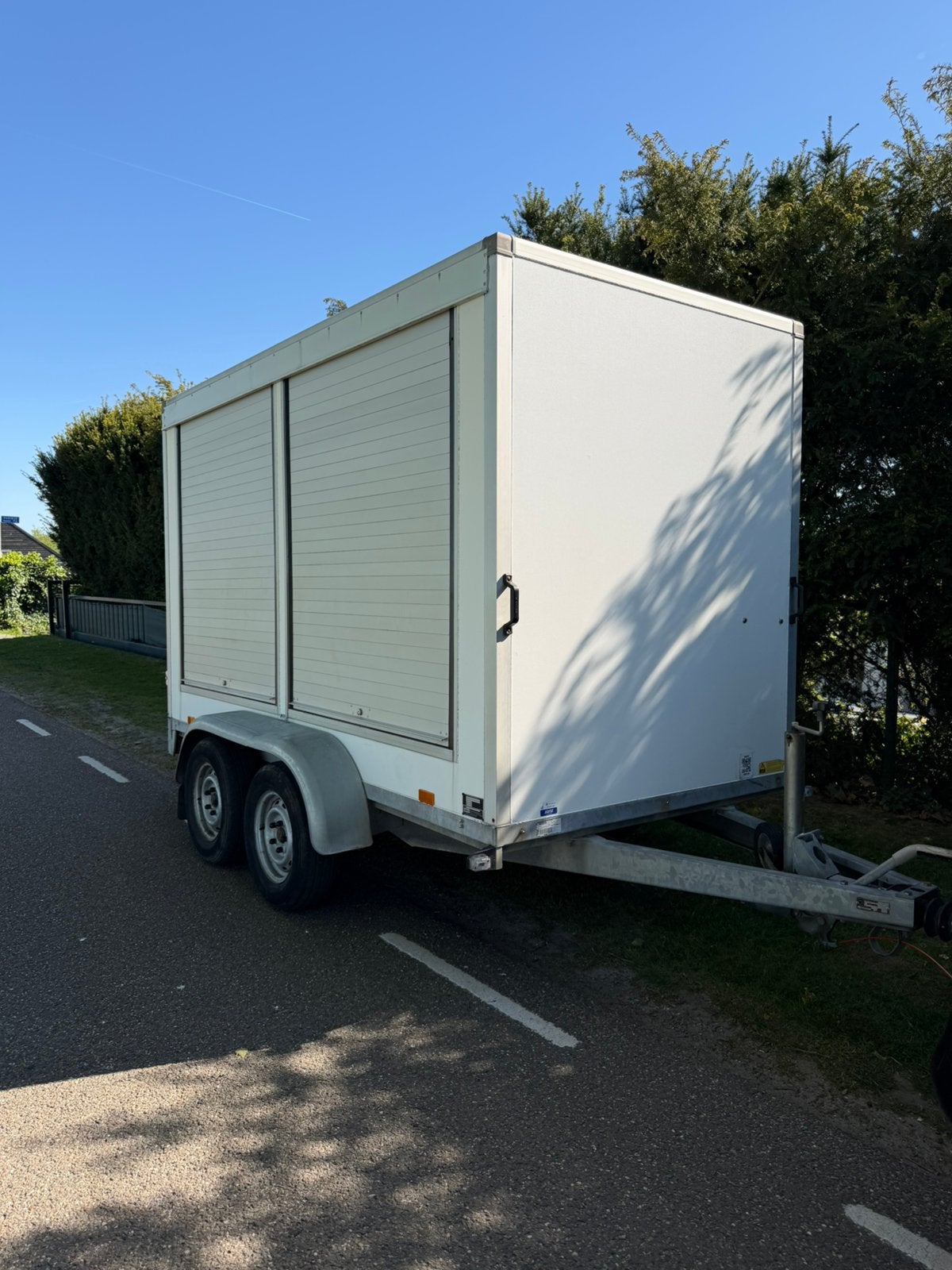 Saris gesloten aanhanger 4 rolluiken /A' klep die omhoog kan, Auto diversen, Aanhangers en Bagagewagens, Ophalen, Gebruikt