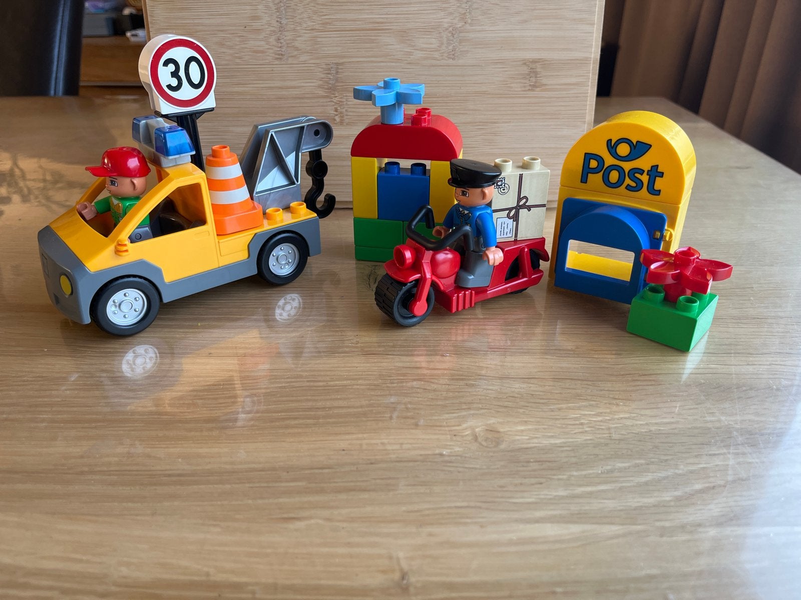 LEGO Duplo Postbode en Takelwagen Set, Inclusief minifiguren, Gebruikt, Overige thema's, Ophalen of Verzenden