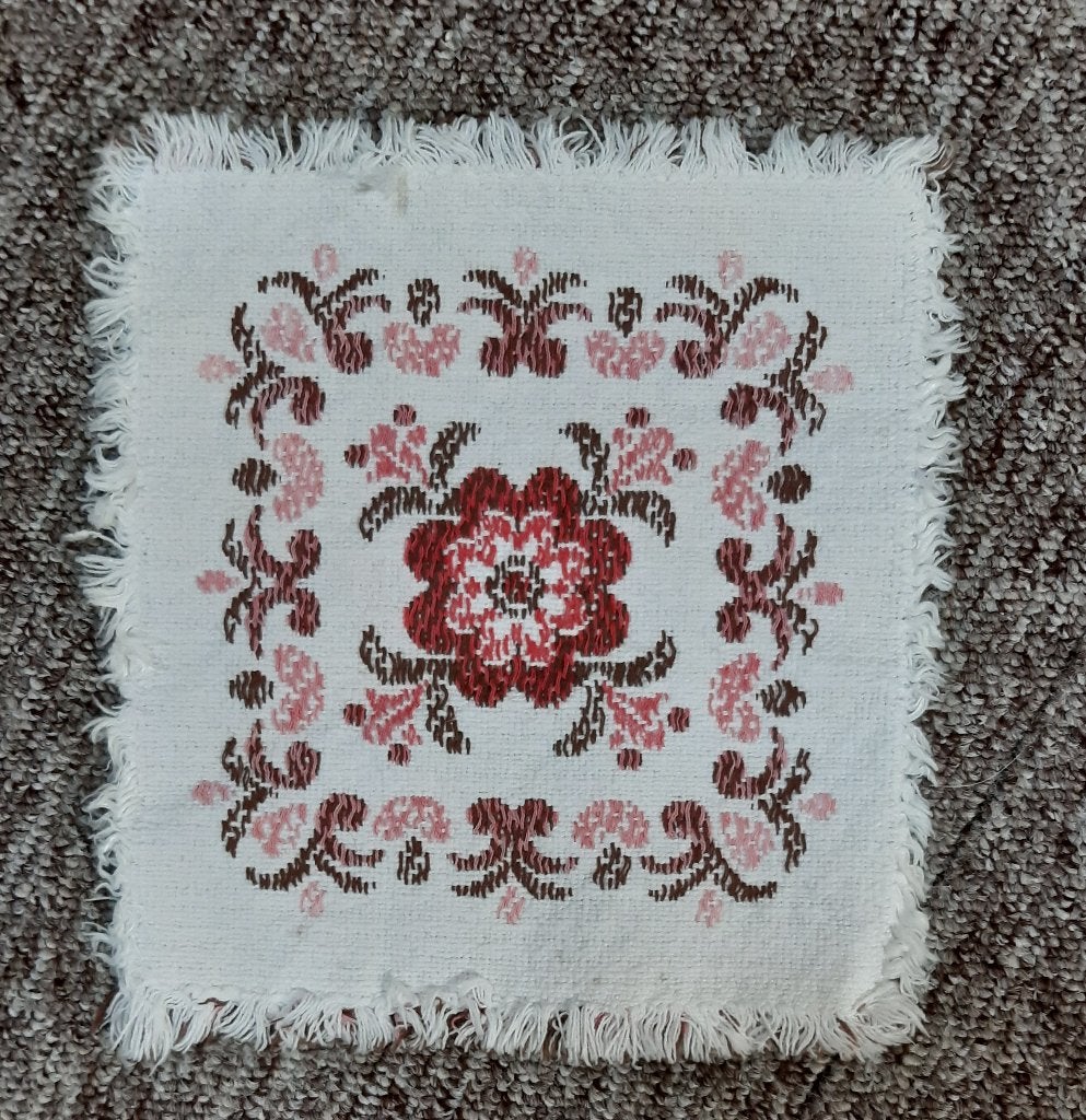 Klein kleedje van 18 bij 18 cm., Antiek en Kunst, Ophalen of Verzenden