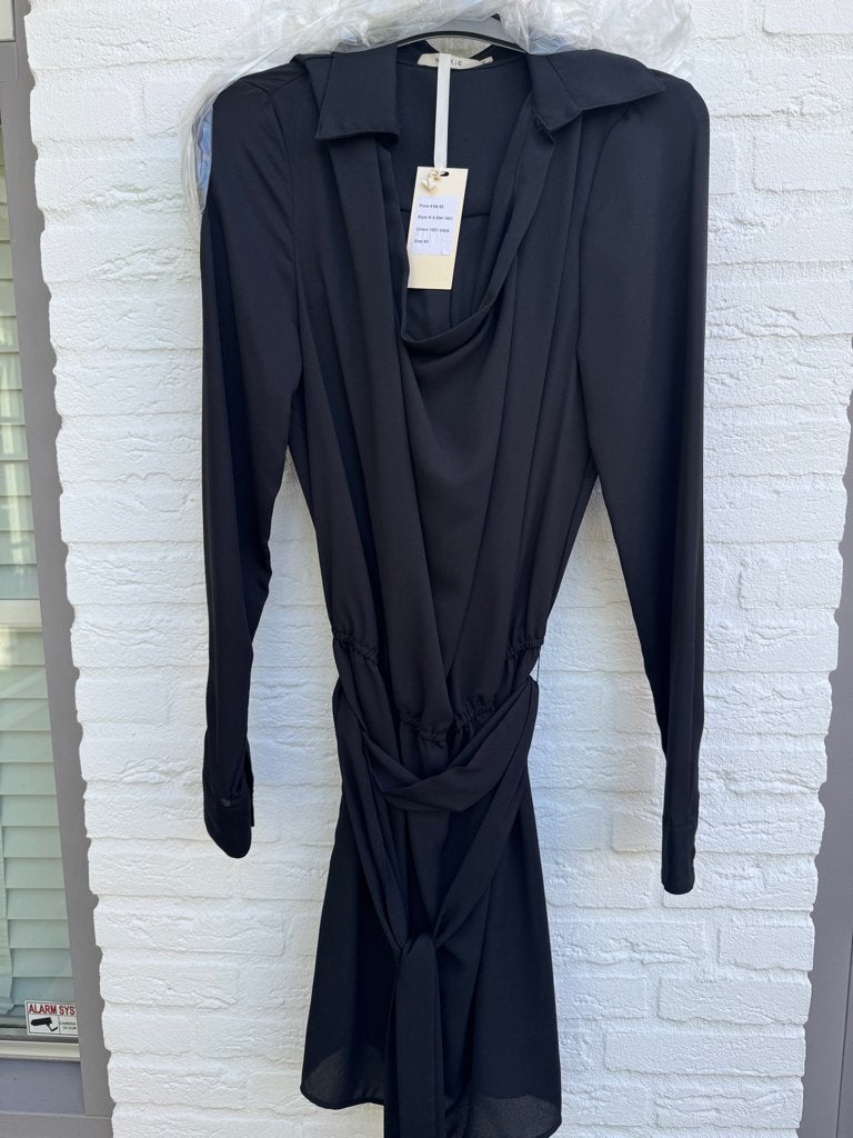 Nieuwe NIKKIE zwarte wikkeljurk met watervalkraag mt 40, Maat 38/40 (M), Zwart, Nieuw, Ophalen of Verzenden
