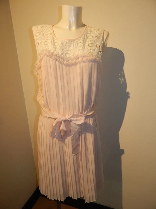 Blumarine schattige jurk open werk boven plooi roze IT 46, Verzenden, Zo goed als nieuw, Knielengte, Roze