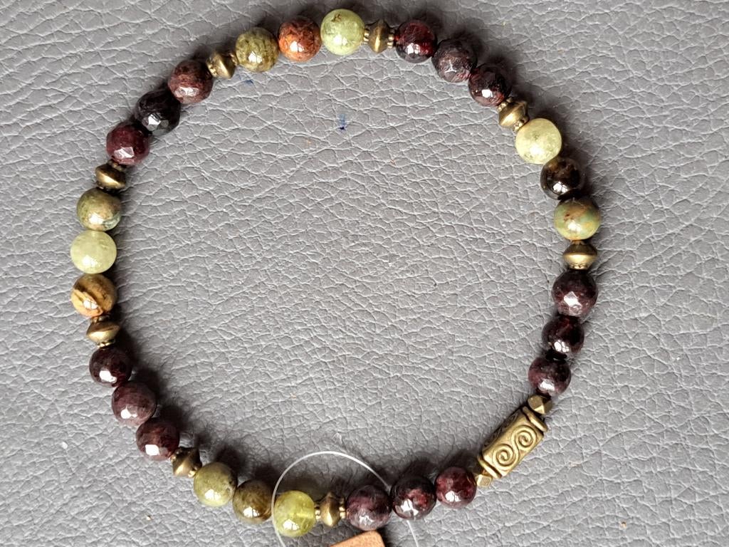677 edelsteen armband Nat. Tsavoriet & rode Granaat 6mm, Overige kleuren, Nieuw, Ophalen of Verzenden, Elastiek