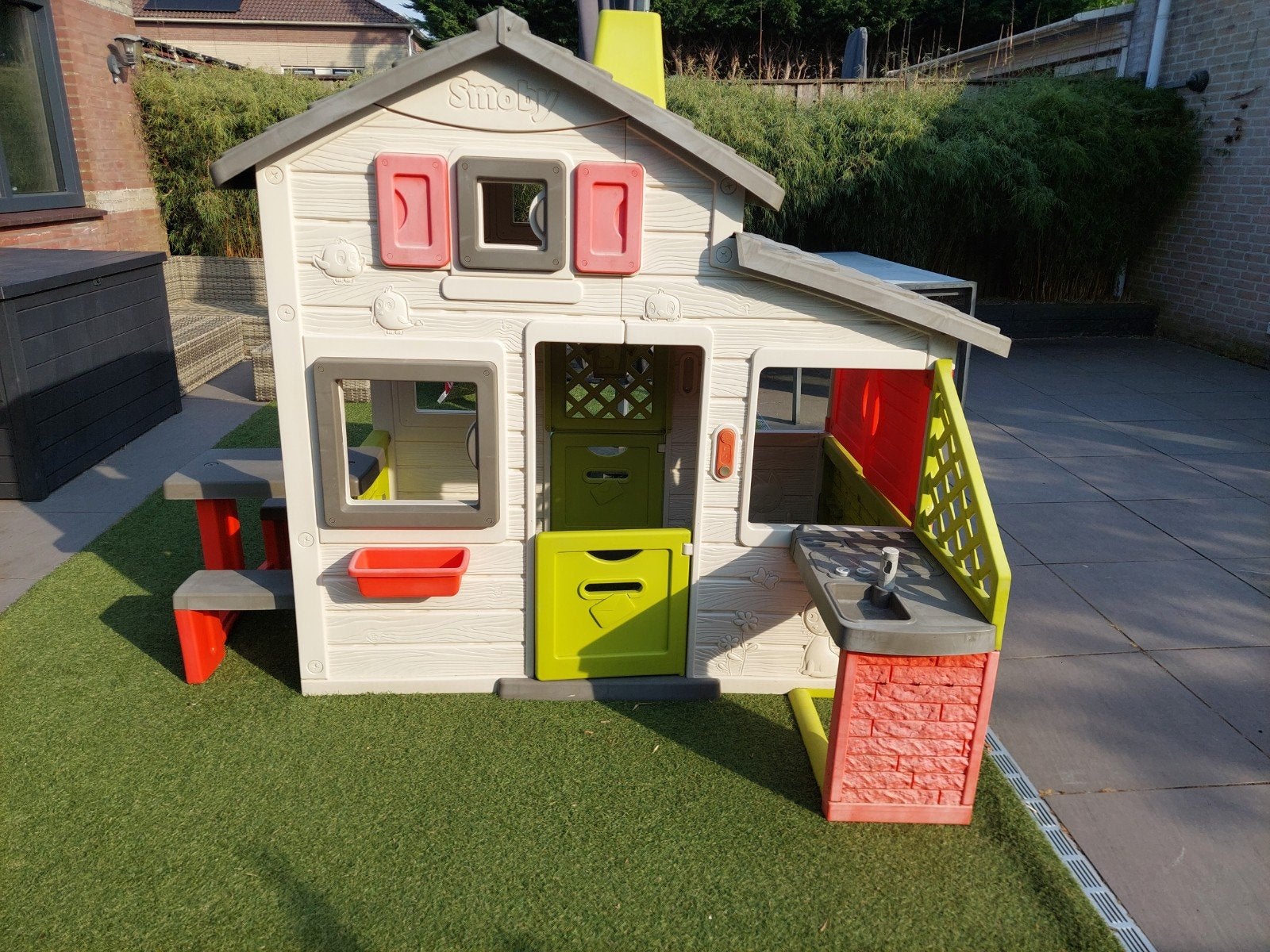 Smoby Friends Speelhuis – met keuken en picknicktafel, Ophalen, Gebruikt, Kunststof