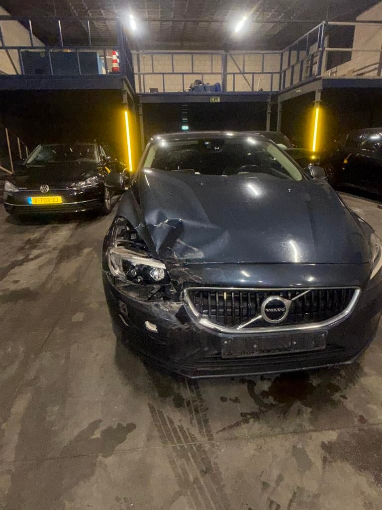 Schadeauto Volvo V40 2.0 D2 120PK 2016 Blauw, Auto's, Volvo, Voorwielaandrijving, 4 cilinders, 1969 cc, Blauw