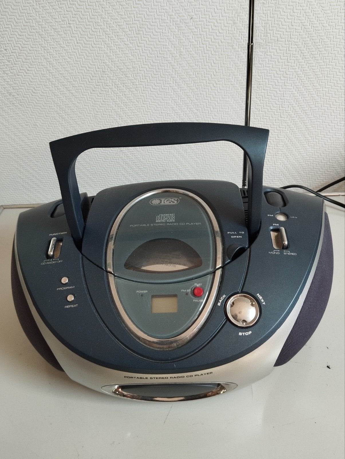 Draagbare Stereo Radio CD Speler in goede staat, Ophalen of Verzenden, Gebruikt, Overige merken, Draagbaar