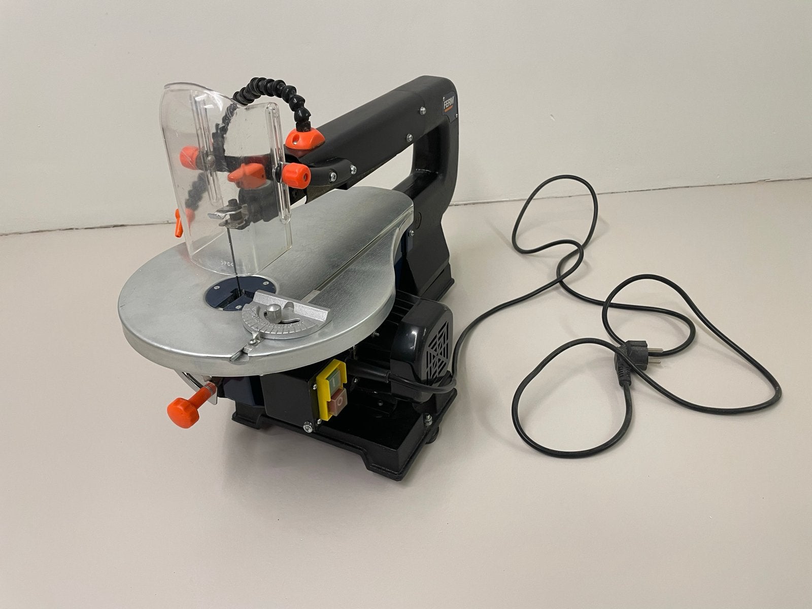 Ferm Figuurzaag SSM1005 - Zo goed als nieuw, Doe-het-zelf en Verbouw, Ophalen, Minder dan 30 mm, Zo goed als nieuw, Figuurzaag